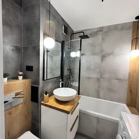 Forest V アパート ワルシャワ